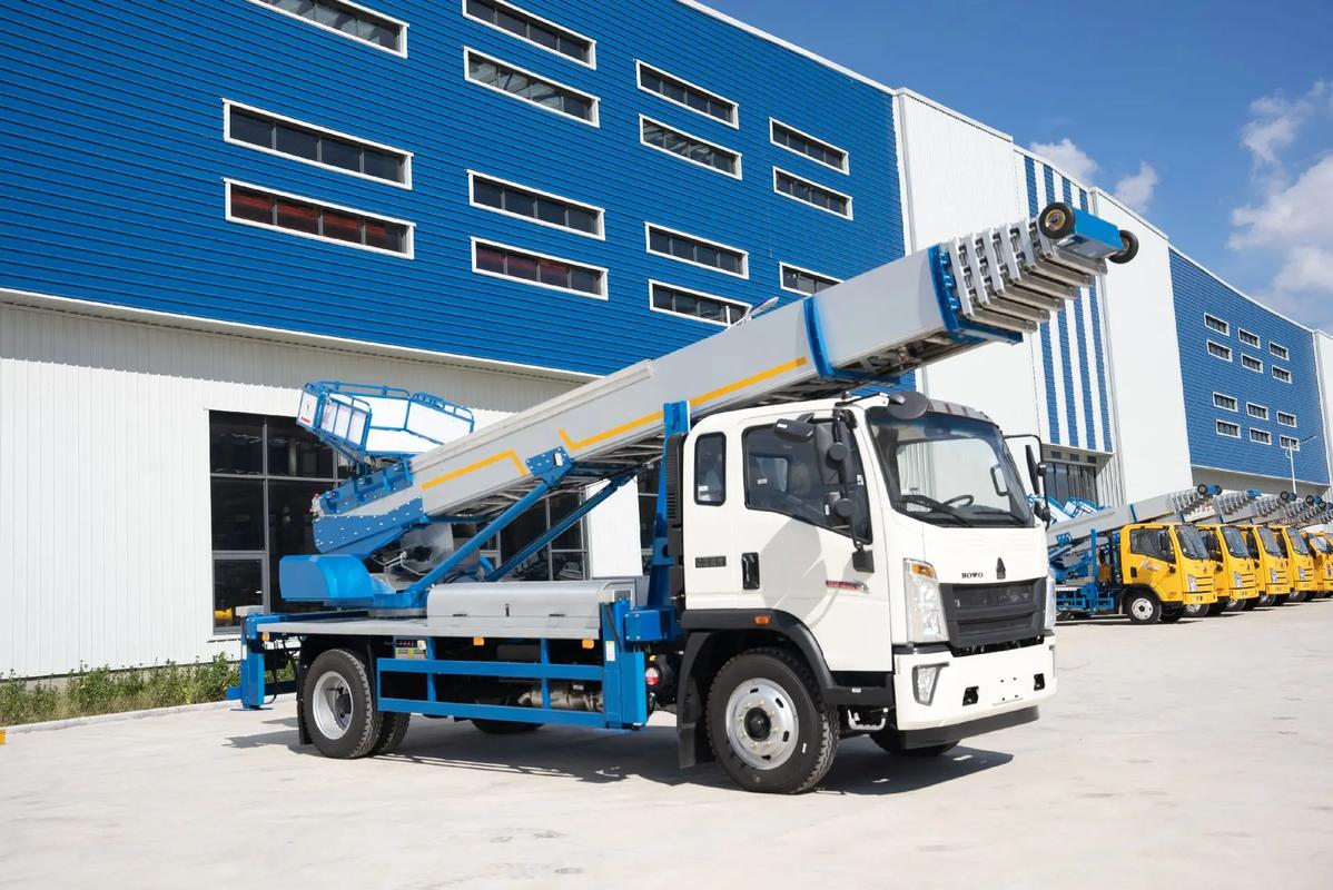 固安县出租云梯车高空作业车 建筑垃圾搬运